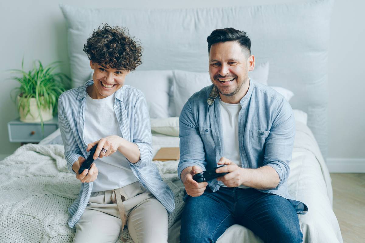 entertainment activities for adults: rethinking mobile gaming beyond the mainstream